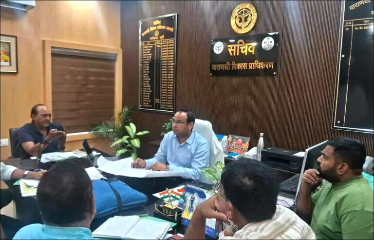 वाराणसी विकास प्राधिकरण सचिव डॉ. वेद प्रकाश मिश्रा ने कार्य की धीमी प्रगति पर जताई गंभीर चिंता