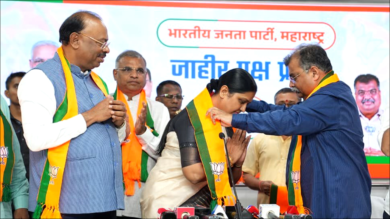 महाराष्ट्र में कांग्रेस को बड़ा झटका; राजीव सातव की पत्नी डॉ प्रज्ञा सातव ने थामा बीजेपी का दामन!