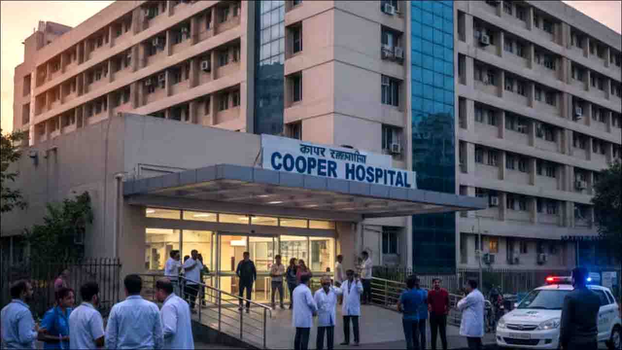 Mumbai: कूपर अस्पताल में नशे की हालत में भर्ती मरीज ने डॉक्टर की छाती पर मारी लात! सुरक्षा को लेकर उठे गंभीर सवाल?