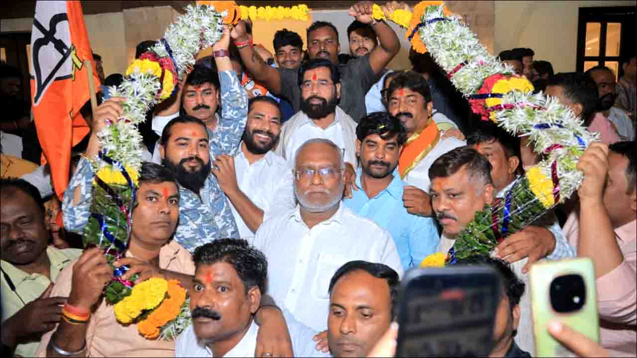 Mumbai: एकनाथ शिंदे की शिवसेना में शामिल हुए कांग्रेस नेता राधेश्याम गुप्ता, कही ये बात?