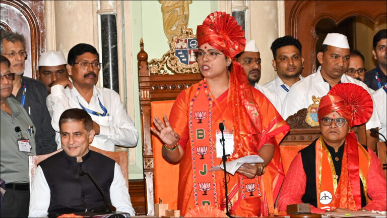 मुंबई की नई मेयर बनीं रितु तावडे, संजय घाडी बनें डिप्टी मेयर!