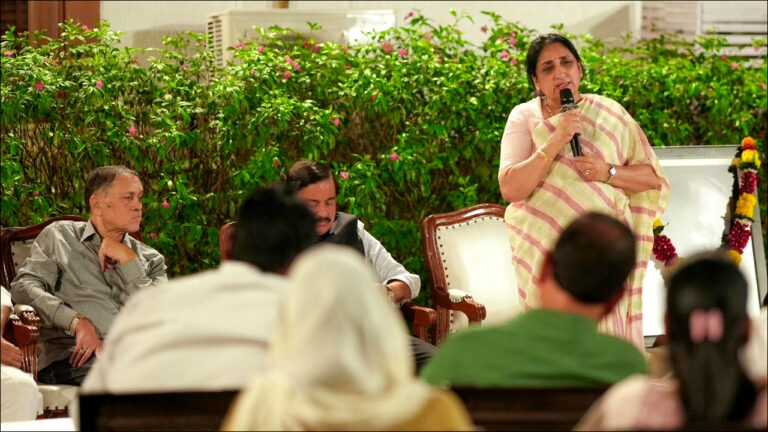 महाराष्ट्र: सुनेत्रा पवार द्वारा चुनाव आयोग को लिखे पत्र से NCP के बड़े नेताओं में मची खलबली..