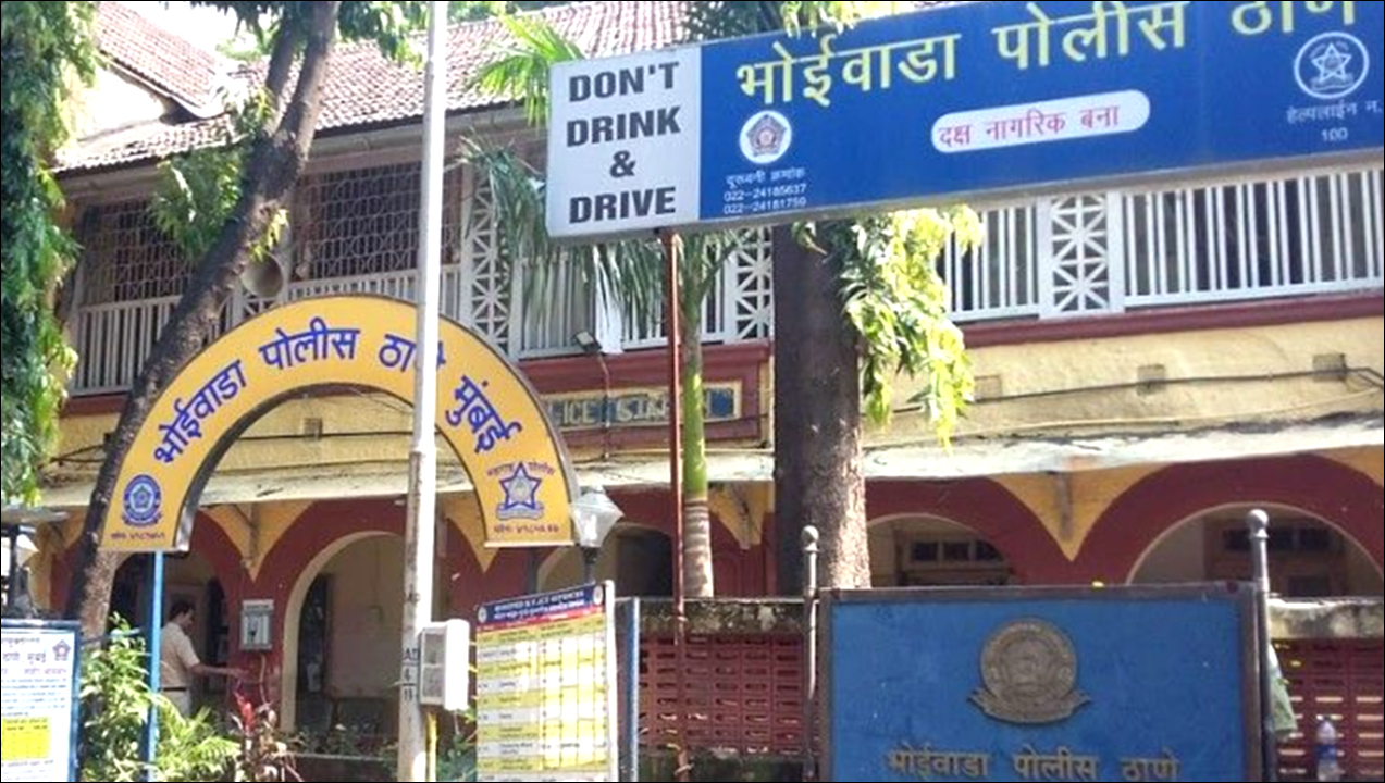 Mumbai: पुलिस कांस्टेबल भर्ती परीक्षा में महिला पर फर्जी हॉल टिकट का आरोप, एफआईआर दर्ज