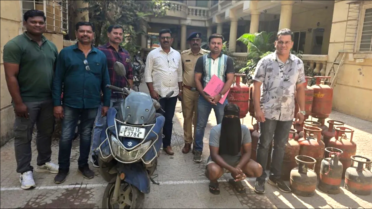 Mumbai: पवई पुलिस ने गैस सिलेंडर चुराने वाले आरोपी को किया गिरफ्तार, 45 सिलेंडर और तीन बाइक बरामद!