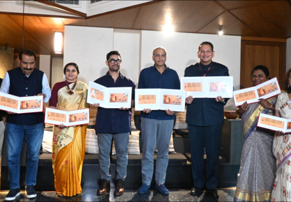 Mumbai: फिल्म ‘लगान’ की 25वीं वर्षगांठ के उपलक्ष्य में विशेष आवरण (Special Cover) जारी