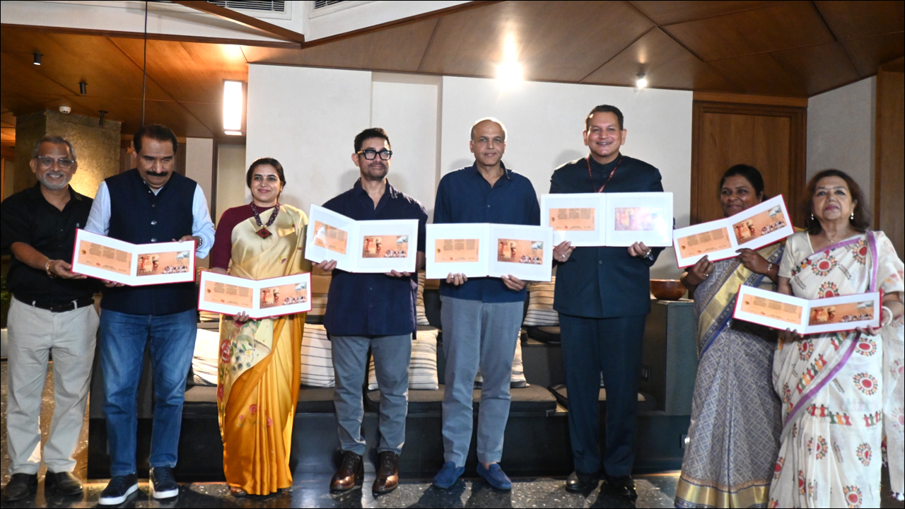 Mumbai: फिल्म ‘लगान’ की 25वीं वर्षगांठ के उपलक्ष्य में विशेष आवरण (Special Cover) जारी