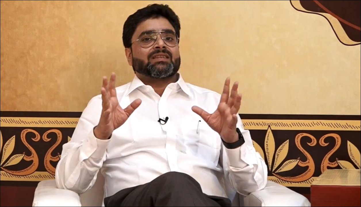 Vishwa Bhushan Mishra , CEO Kashi Vishwanath Templ