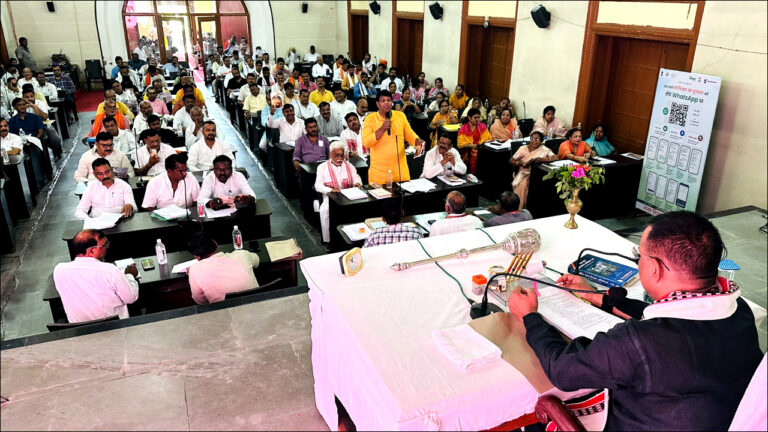 Varanasi: अब शहर से बाहर शिफ्ट होंगी मीट-मांस और मछली की दुकानें! सदन में पार्षदों ने उठाया जनता से जुड़े ये मुद्दे?
