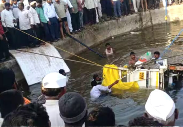 Solapur Malshiras Accident