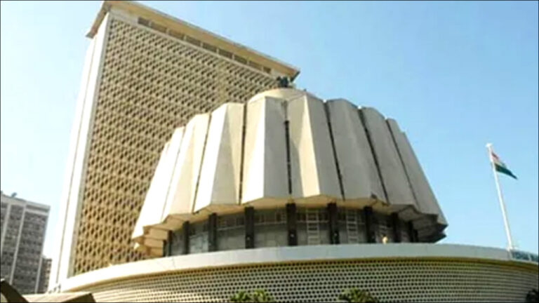 खुशखबर: महाराष्ट्र में पहली बार 7/12 पर होगा महिलाओं का नाम; मॉनसून सत्र में विधेयक लाएगी सरकार