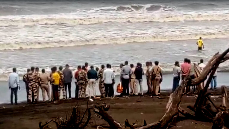 Palghar: अर्नाला समुद्र में दो बच्चों के डूबने से मचा हड़कंप; सर्च ऑपरेशन जारी..