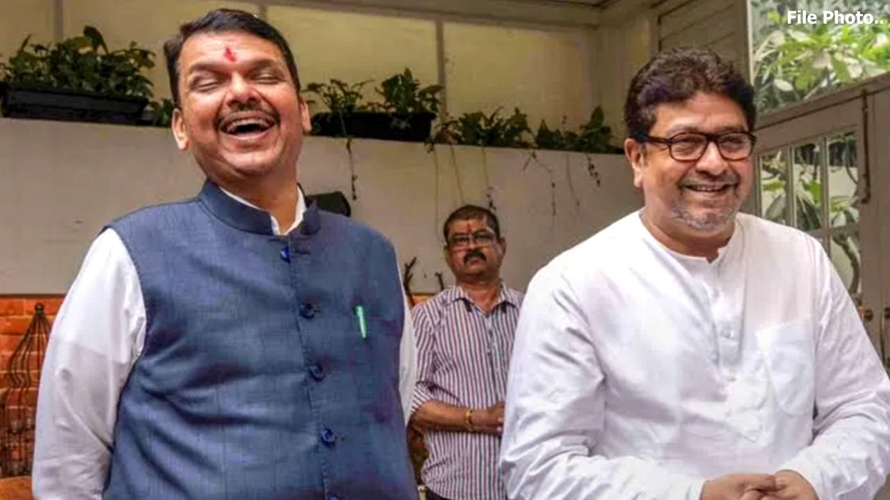 सीएम फडणवीस का राज ठाकरे पर हमला, बोले- ‘मिमिक्री’ के क्षेत्र में जाते, तो किसी भी स्टैंड-अप कॉमेडियन के लिए जगह नहीं बचती!