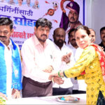 Mumbai: केंद्रीय मंत्री अठावले ने कमाठीपुरा के सेक्स वर्करों से बंधवाई राखी! किया ये बड़ा वादा..?