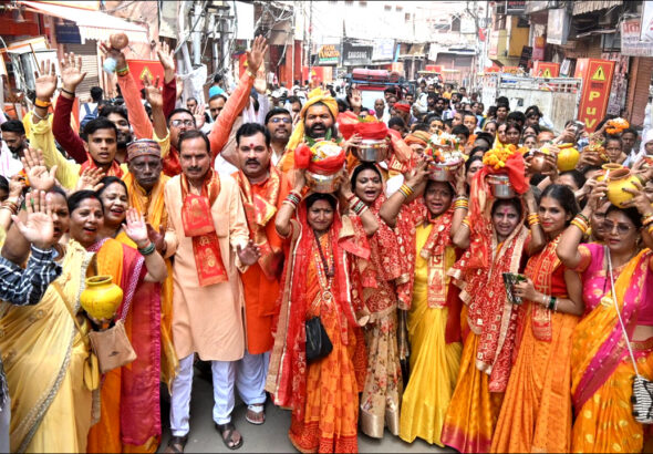 Varanasi: ज्ञानवापी मामले में शीघ्र फैसले की कामना; हर-हर महादेव के नारों से गूंजा परिसर