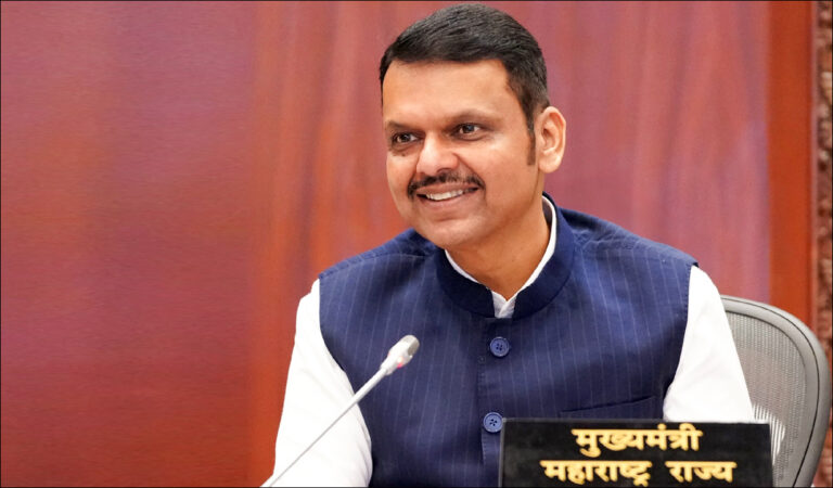 महाराष्ट्र सरकार NEET पेपर आंदोलनकारियों और छात्रों पर दर्ज मामले लेगी वापस!