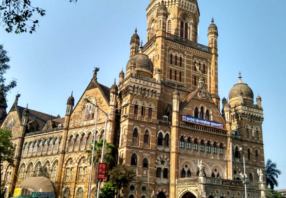 मुंबई में पानी की किल्लत, फिर भी सड़क धुलाई पर 8.25 करोड़ खर्च करेगी BMC..?
