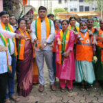 Mumbai: राष्ट्रपिता महात्मा गांधी की जयंती पर BJP नगरसेविका ने संभाली सफाई की कमान!